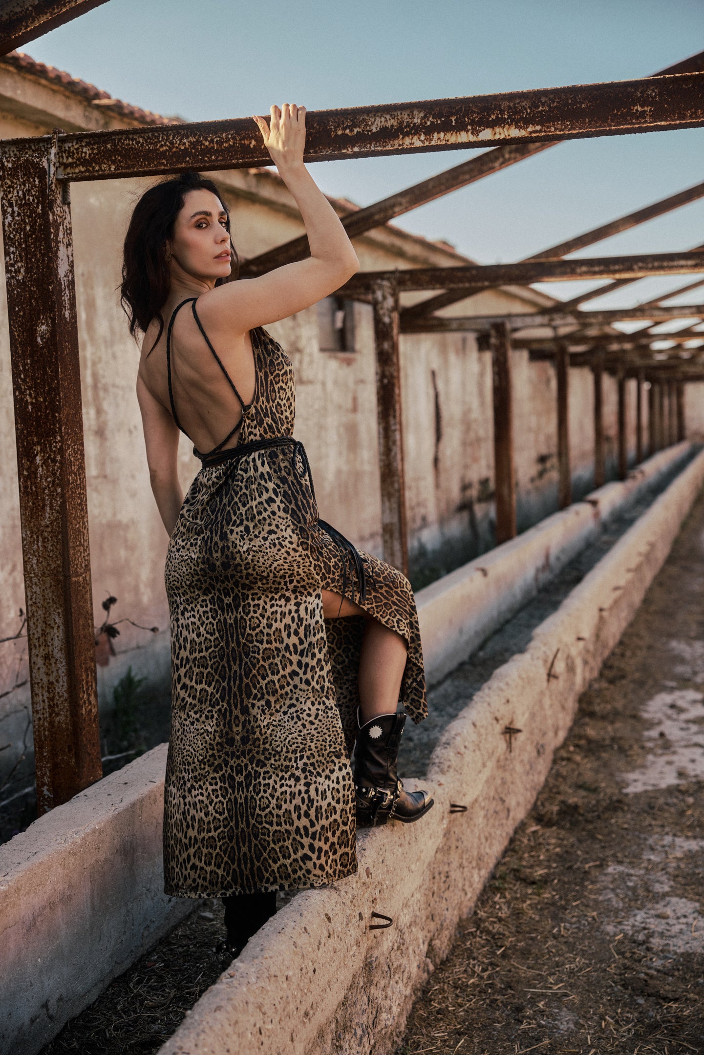 Tek Omuz El Örgüsü Deri Askılı Maxi Elbise