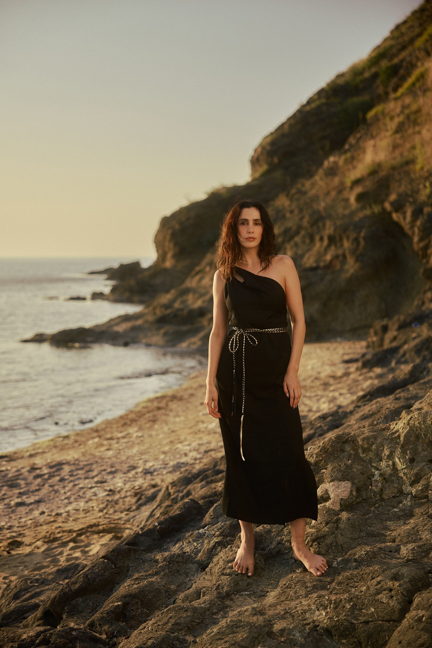 Tek Omuz El Örgüsü Deri Askılı Maxi Elbise