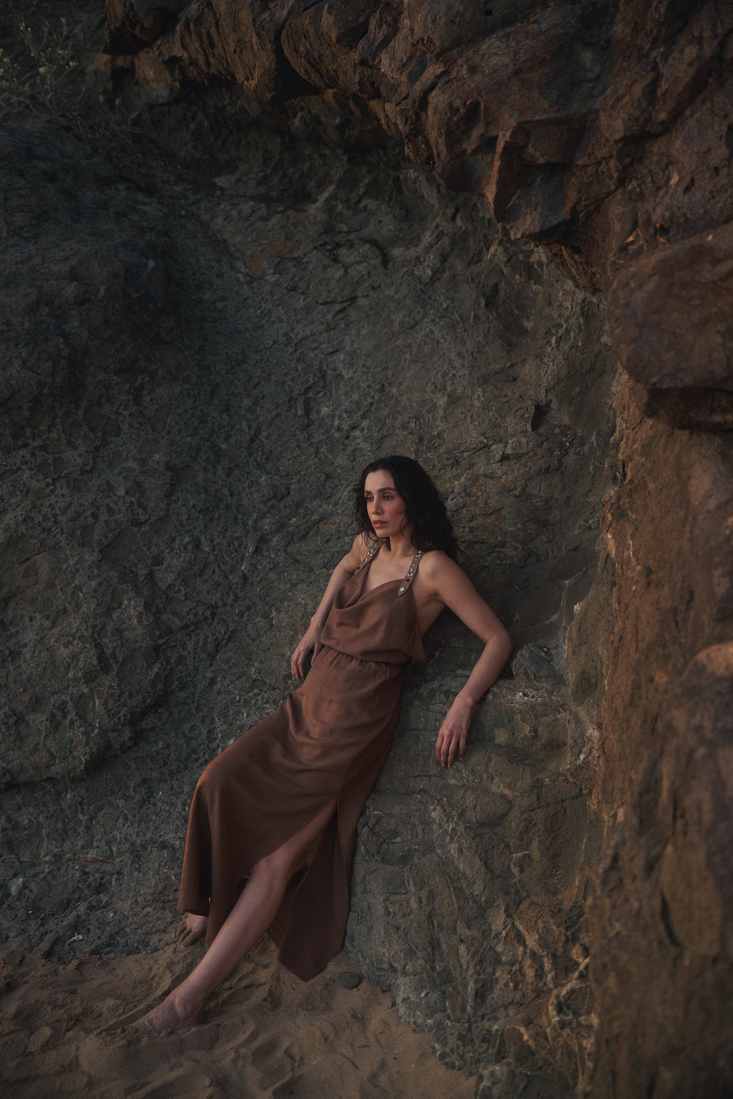 Trok İşlemeli Deri Askılı Maxi Elbise