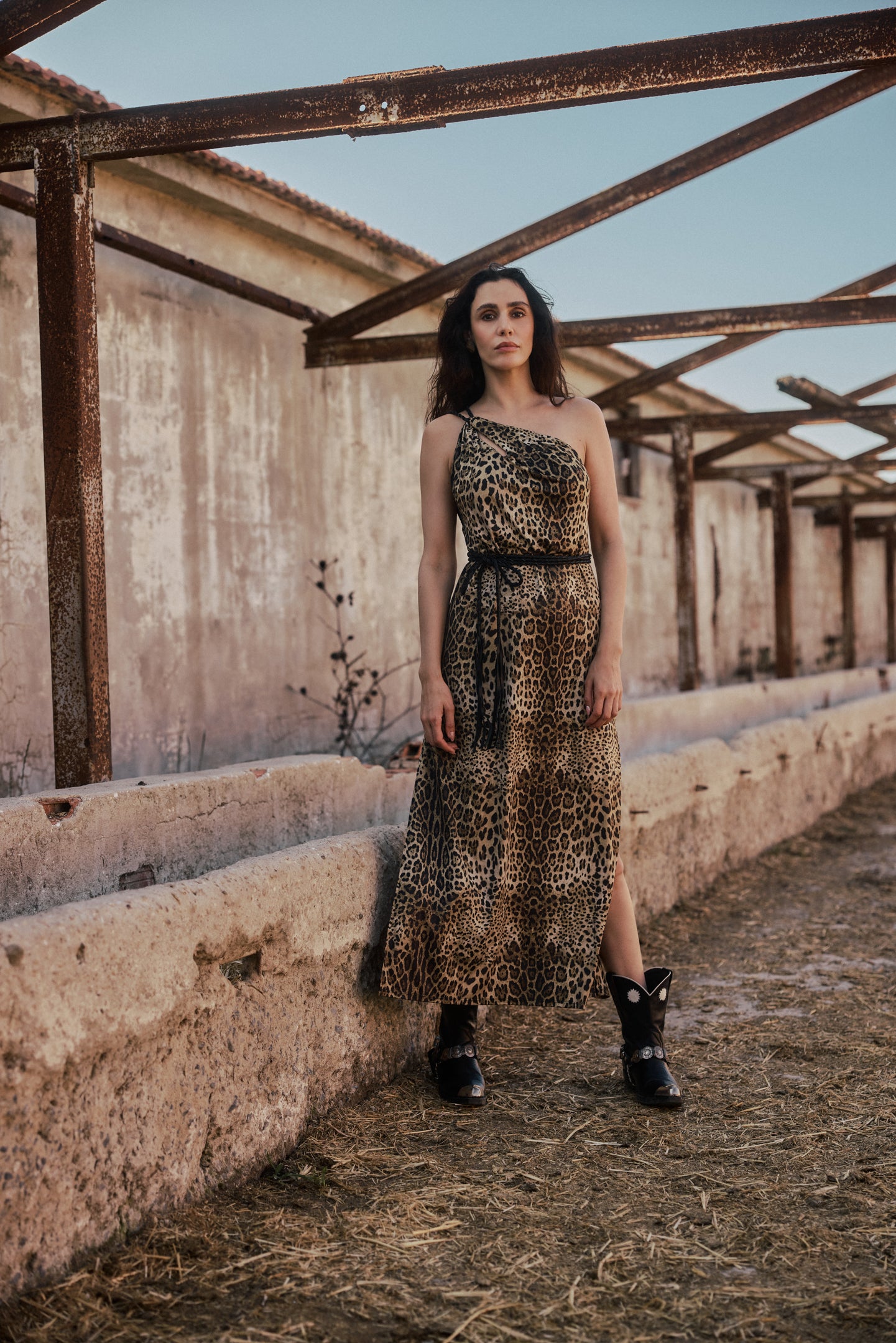 Tek Omuz El Örgüsü Deri Askılı Maxi Elbise