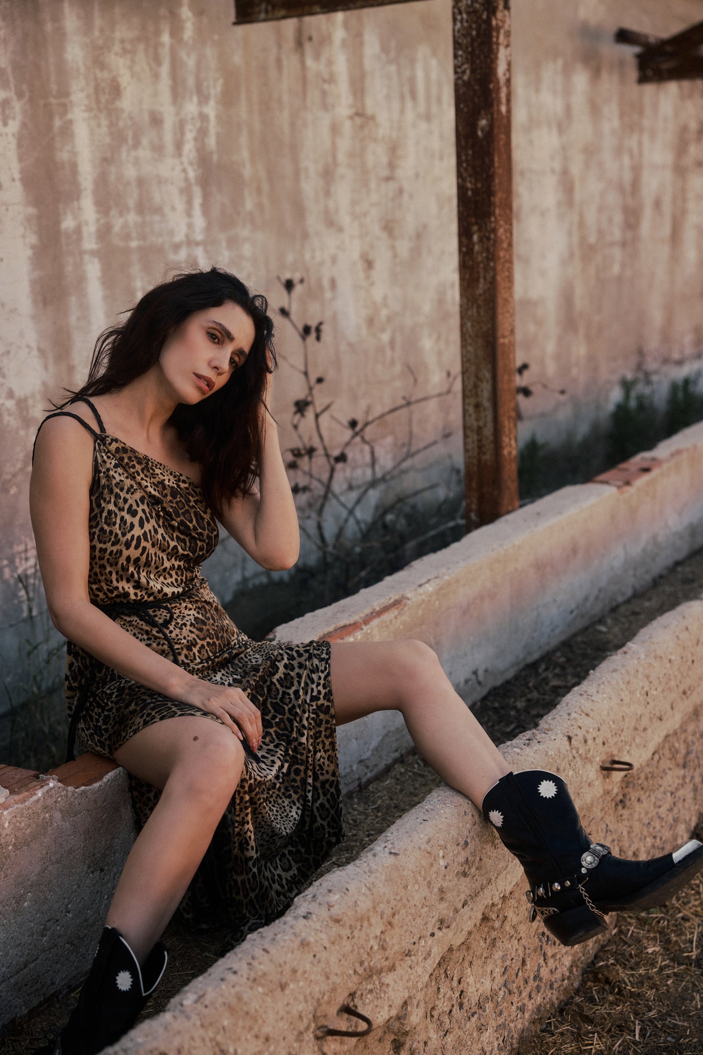 Tek Omuz El Örgüsü Deri Askılı Maxi Elbise