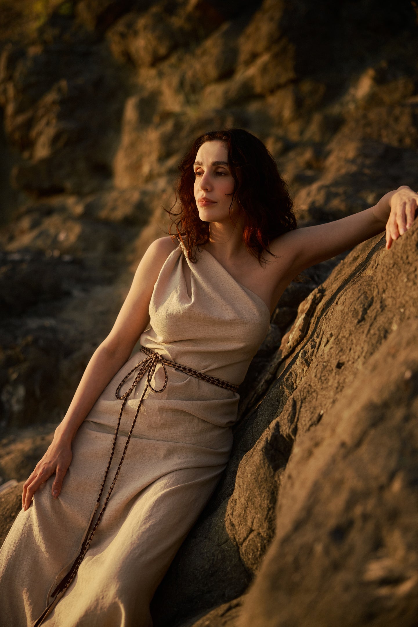 Tek Omuz El Örgüsü Deri Askılı Maxi Elbise